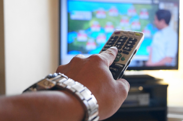 テレビのリモコン